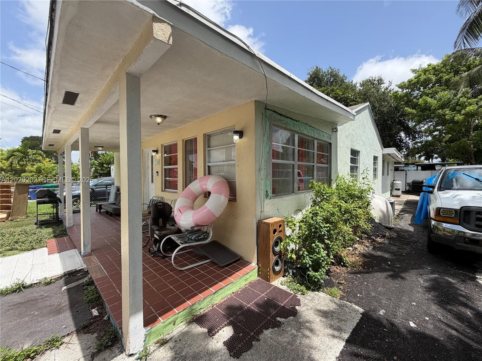 3245 NW 34th St, Miami FL 33142 photo 2