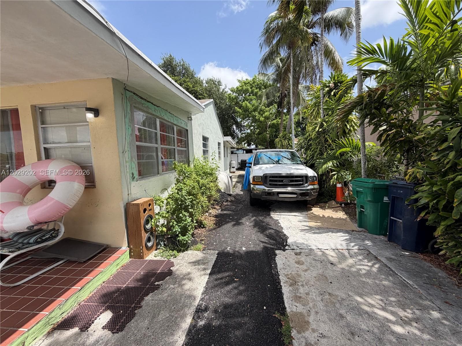 3245 NW 34th St, Miami FL 33142 photo 3