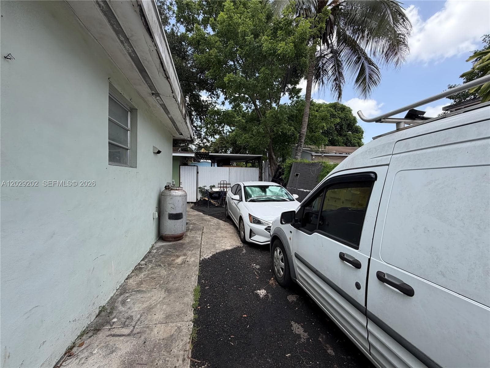 3245 NW 34th St, Miami FL 33142 photo 4