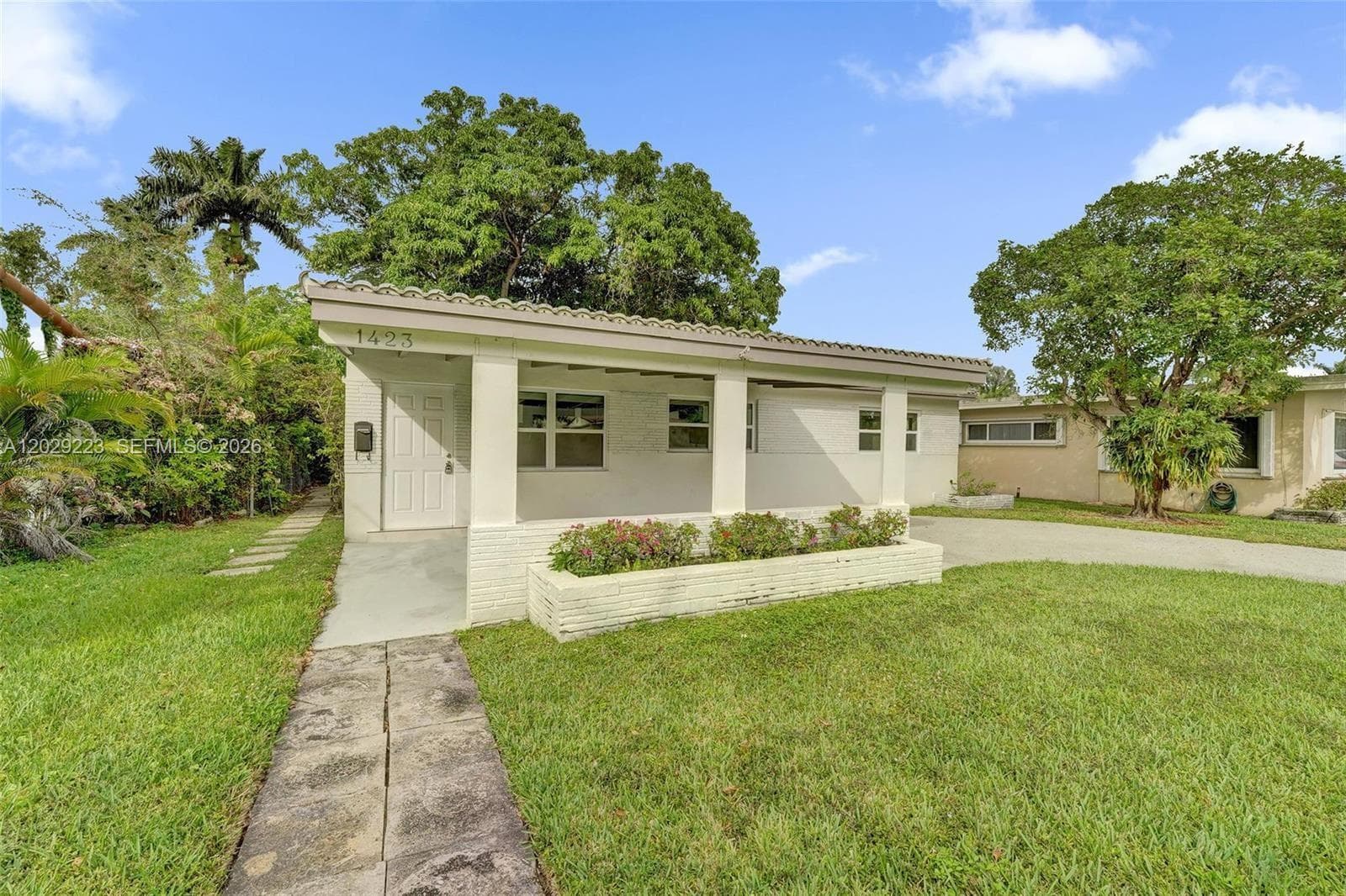 1423 Garfield St, Hollywood FL 33020 photo 2