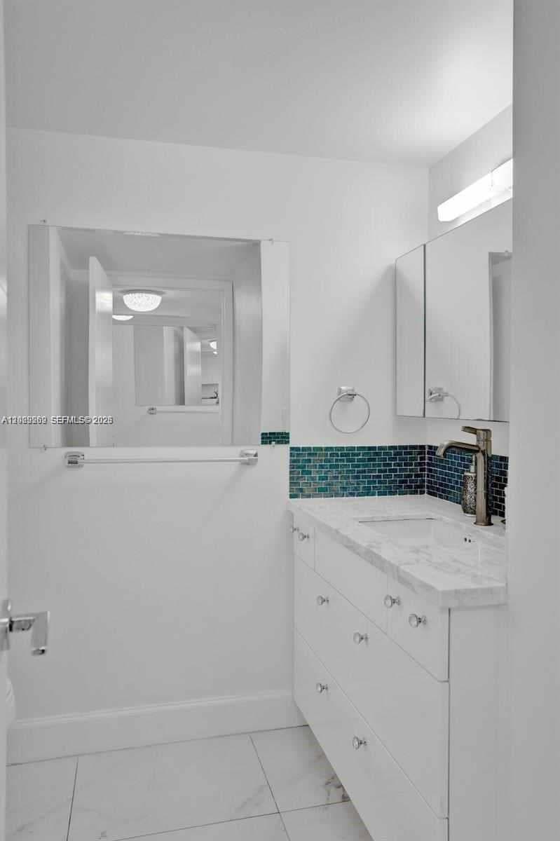 2500 Parkview Dr # 1008, Hallandale Beach FL 33009 photo 5