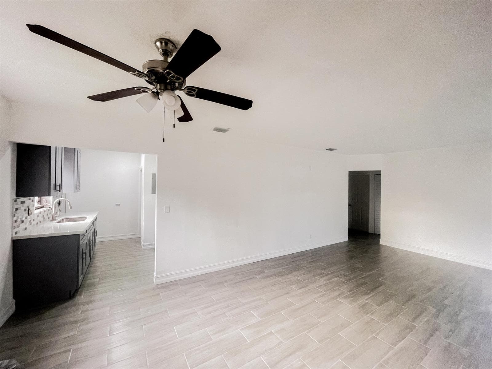 841 NW 116th Terrace, Miami FL 33168 photo 2