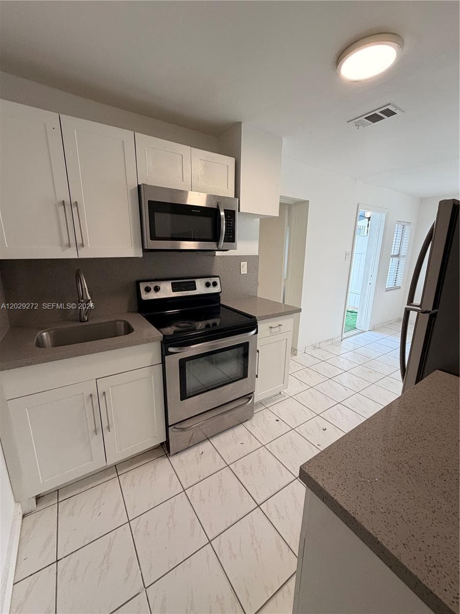 2420 NW 31st St # 3, Miami FL 33142 photo 5