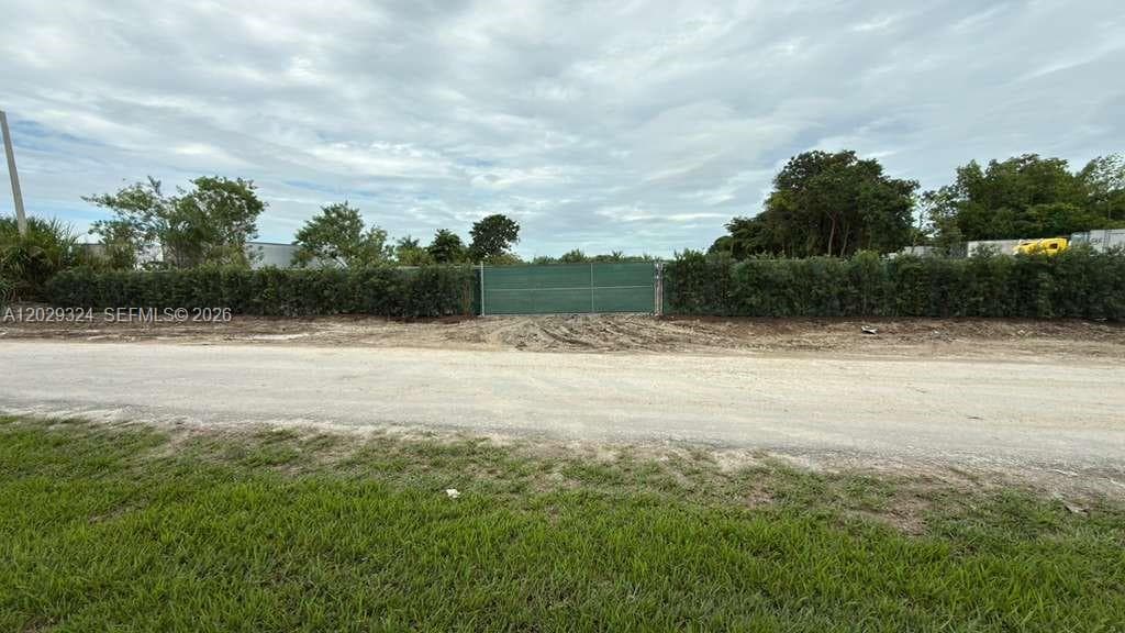 16555 SW 213TH AVE, Miami FL 33187 photo 2
