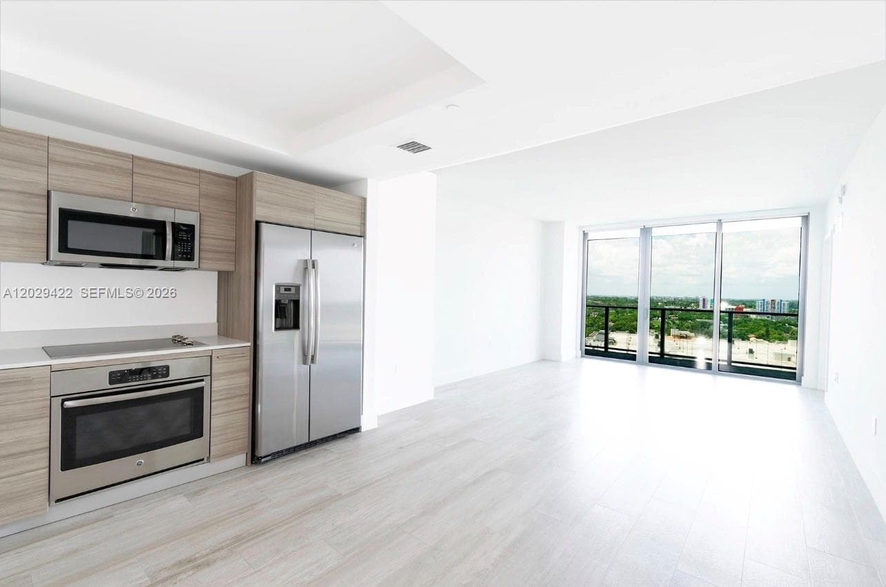 121 NE 34th St # 1412, Miami FL 33137 photo 2