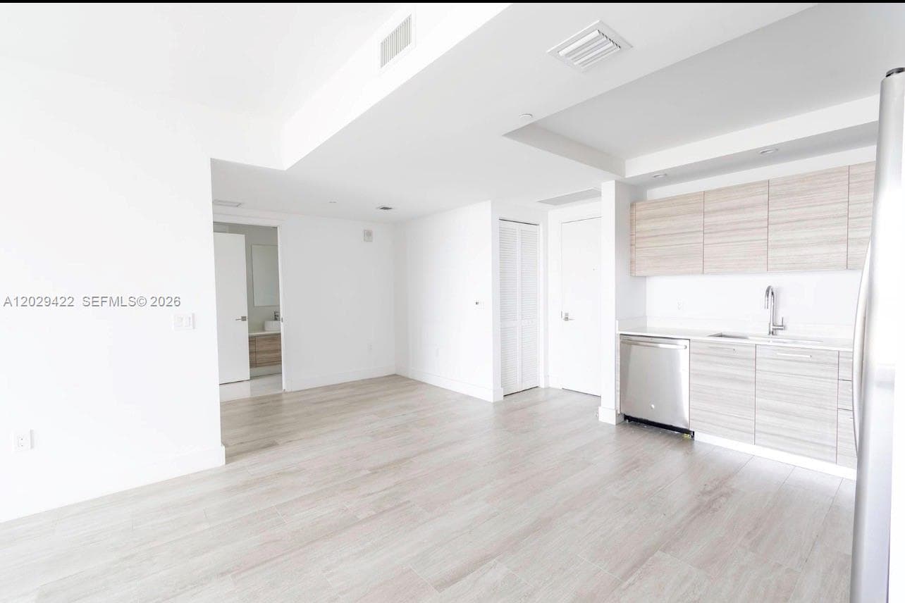 121 NE 34th St # 1412, Miami FL 33137 photo 3