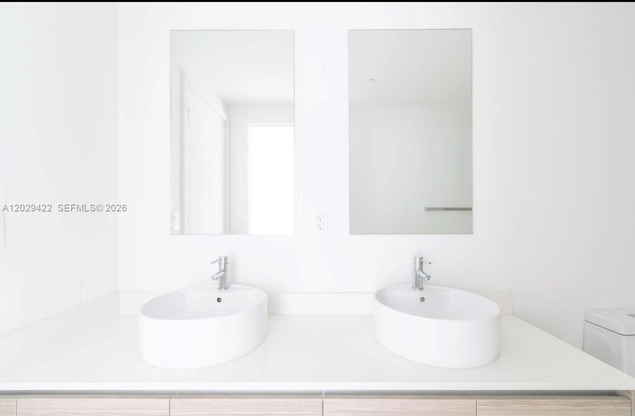 121 NE 34th St # 1412, Miami FL 33137 photo 4