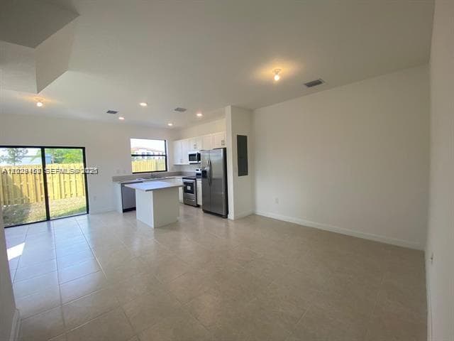593 NE 208th Ter, Miami FL 33179 photo 2