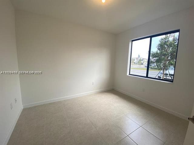 593 NE 208th Ter, Miami FL 33179 photo 5