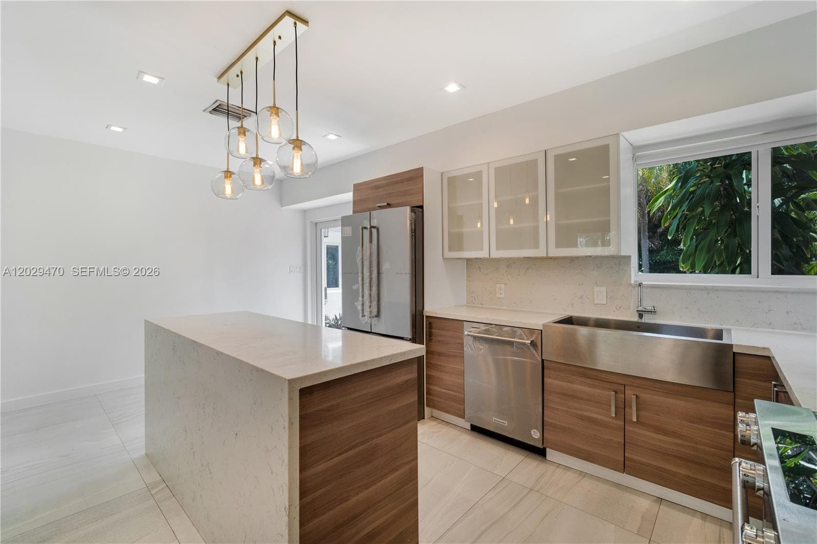 550 W 49th St, Miami Beach FL 33140 photo 3