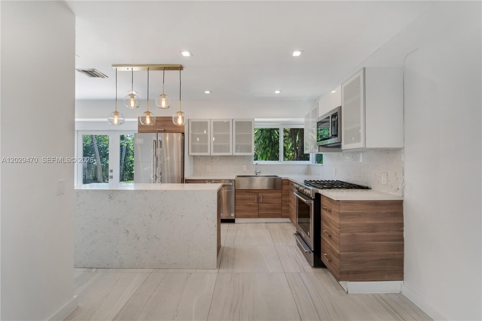 550 W 49th St, Miami Beach FL 33140 photo 4