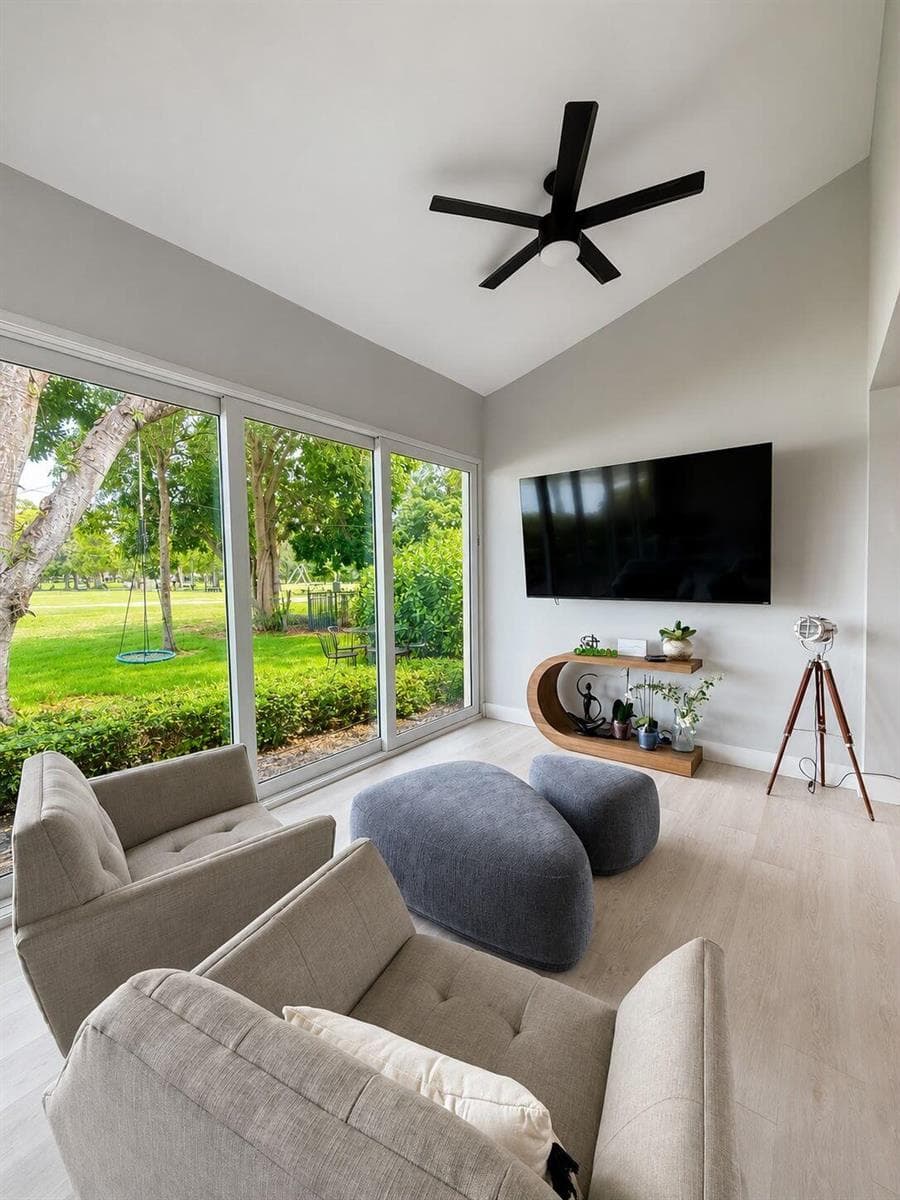 4103 Carriage Drive # H4, Pompano Beach FL 33069 photo 2
