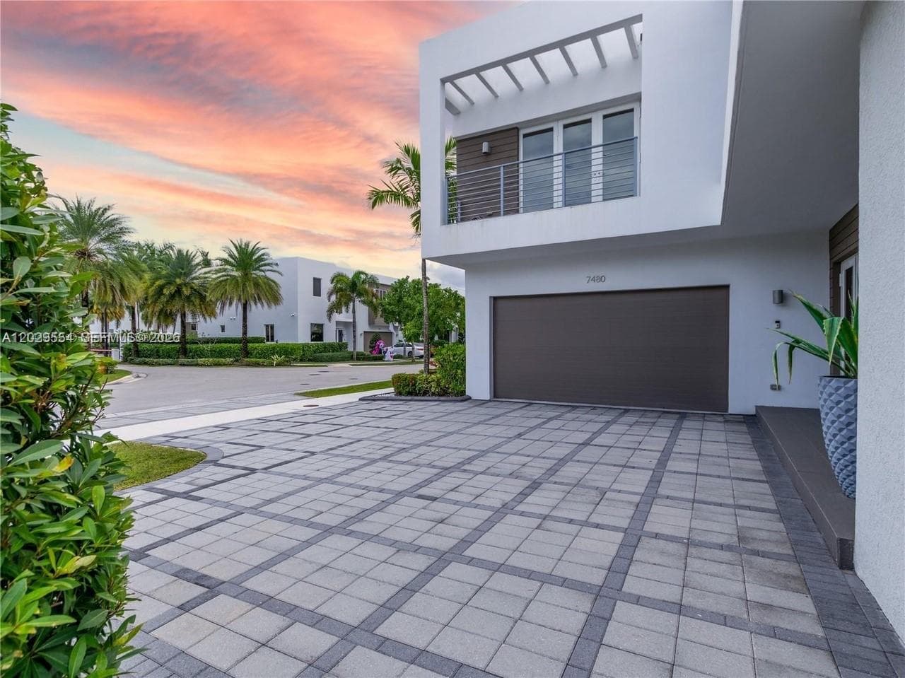 7480 NW 99th Ave, Doral FL 33178 photo 2