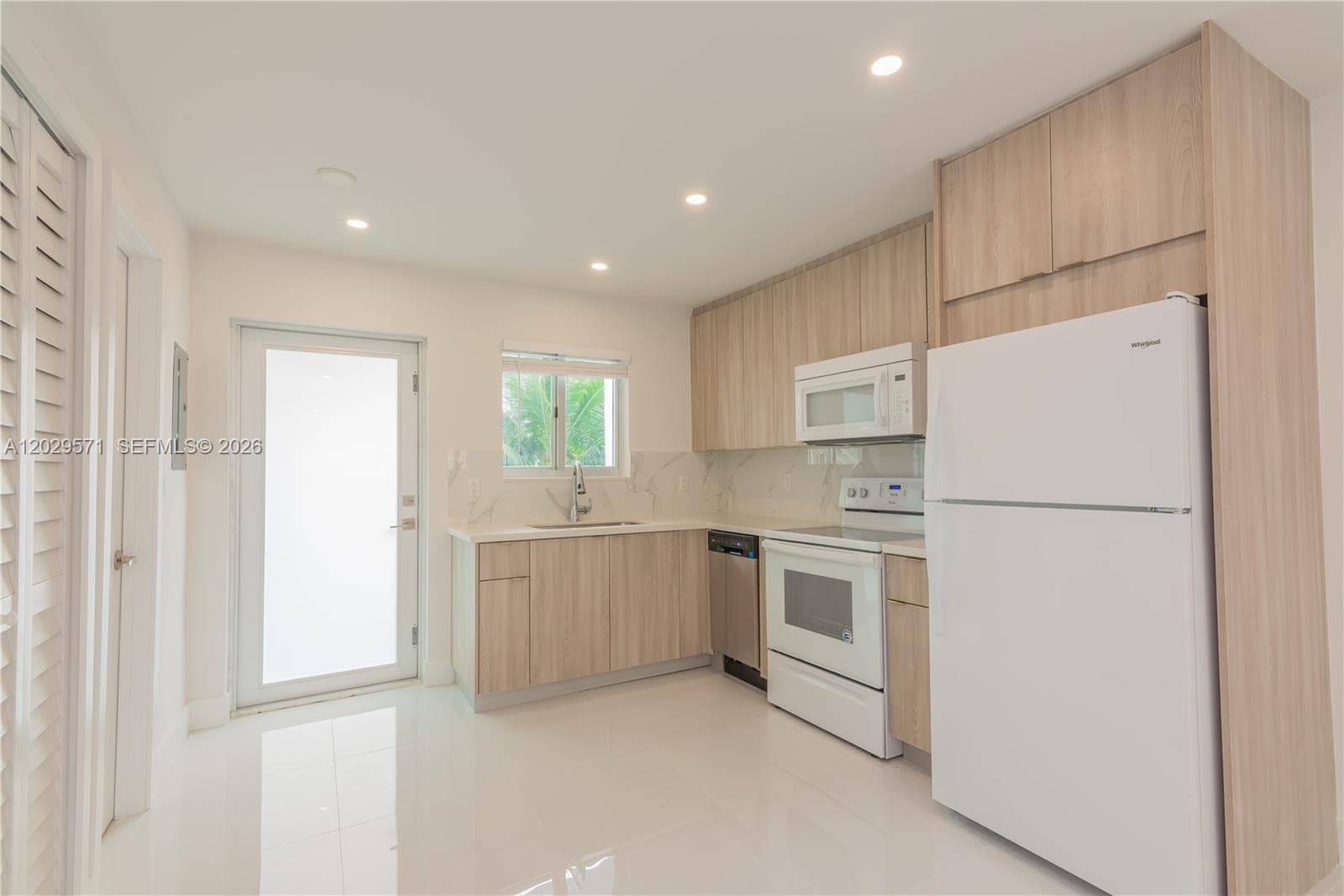 3755 NE 167th St # 6, North Miami Beach FL 33160 photo 4