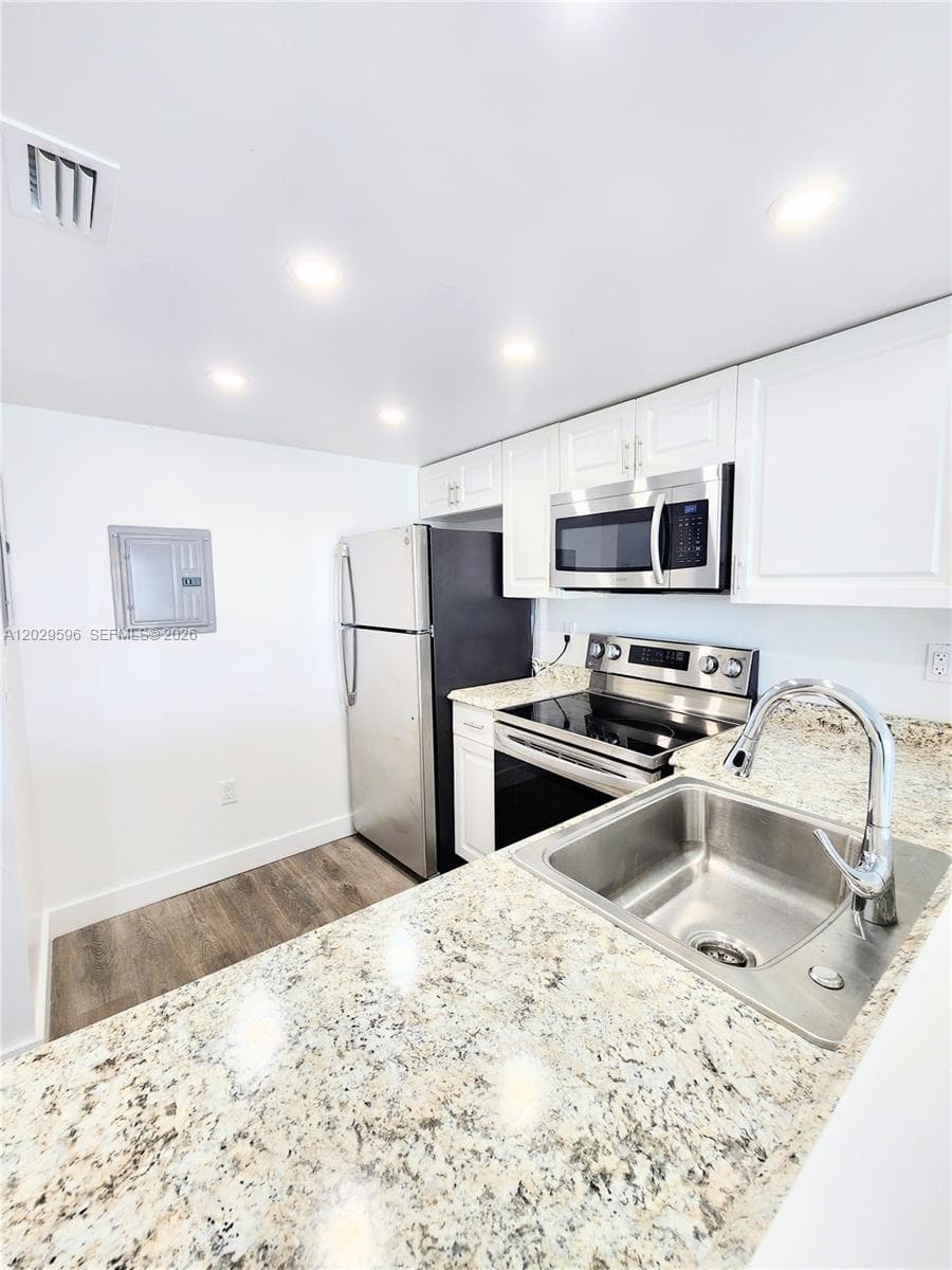 16465 NE 22nd Ave # 610, North Miami Beach FL 33160 photo 5