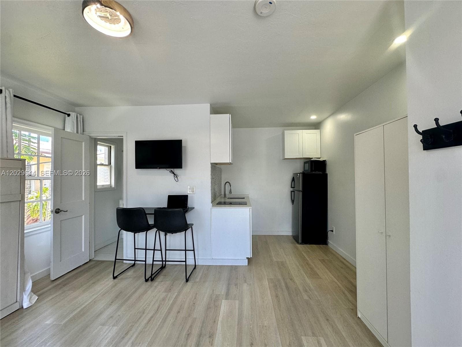 415 75th St # 4A, Miami Beach, FL 33141 photo 3