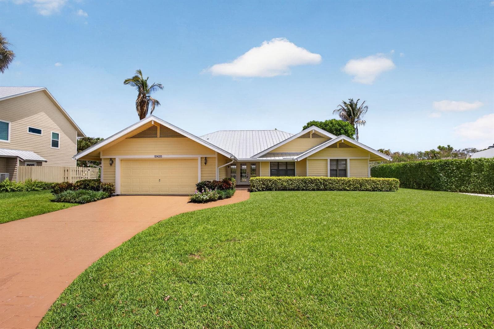 10420 SE Jupiter Narrows Drive, Hobe Sound FL 33455