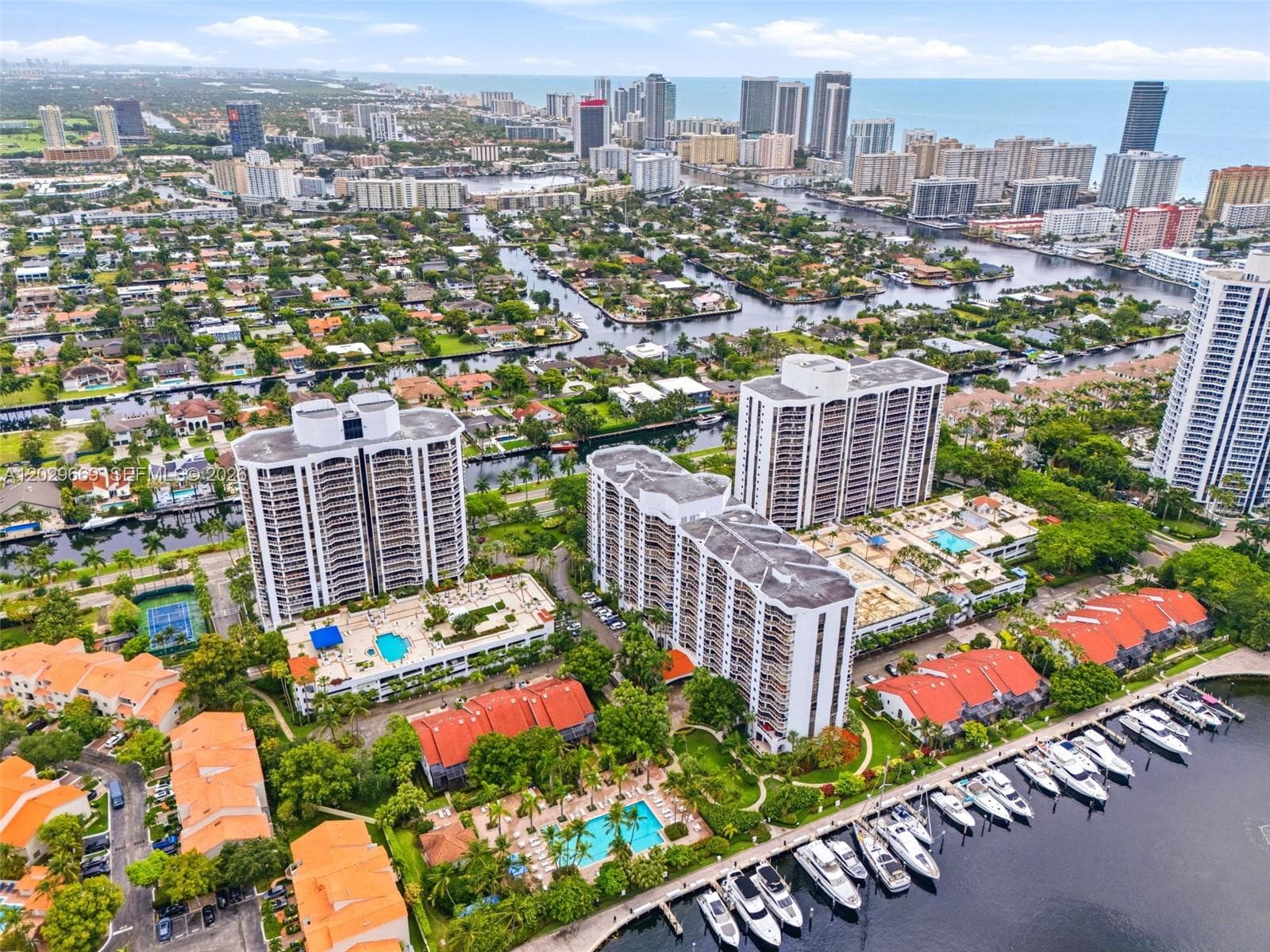 3610 Yacht Club Dr # 1115, Aventura FL 33180 photo 2