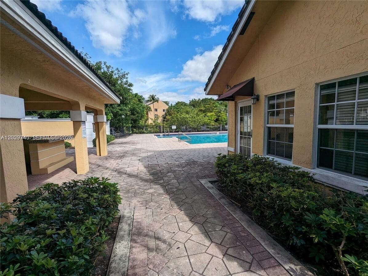4055 W Mcnab Rd # H112, Pompano Beach FL 33069 photo 2