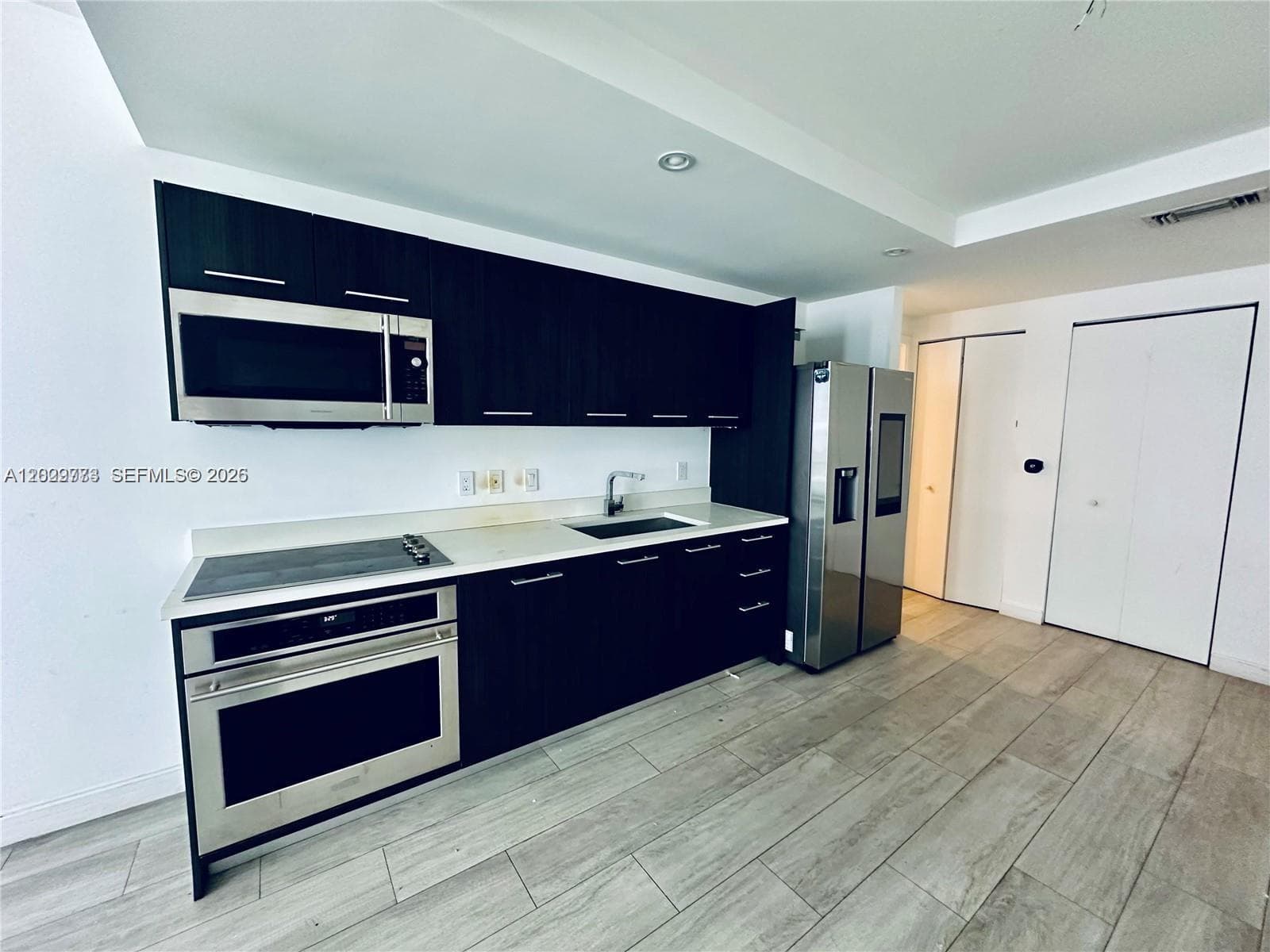 55 SW 9th St # 3409, Miami FL 33130 photo 4