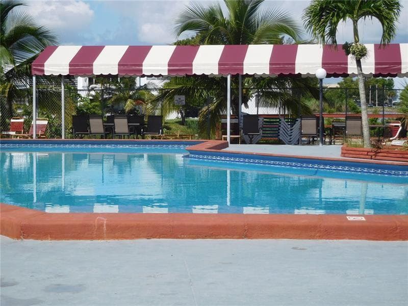 20337 NE 2nd Avenue, Miami FL 33179 photo 3