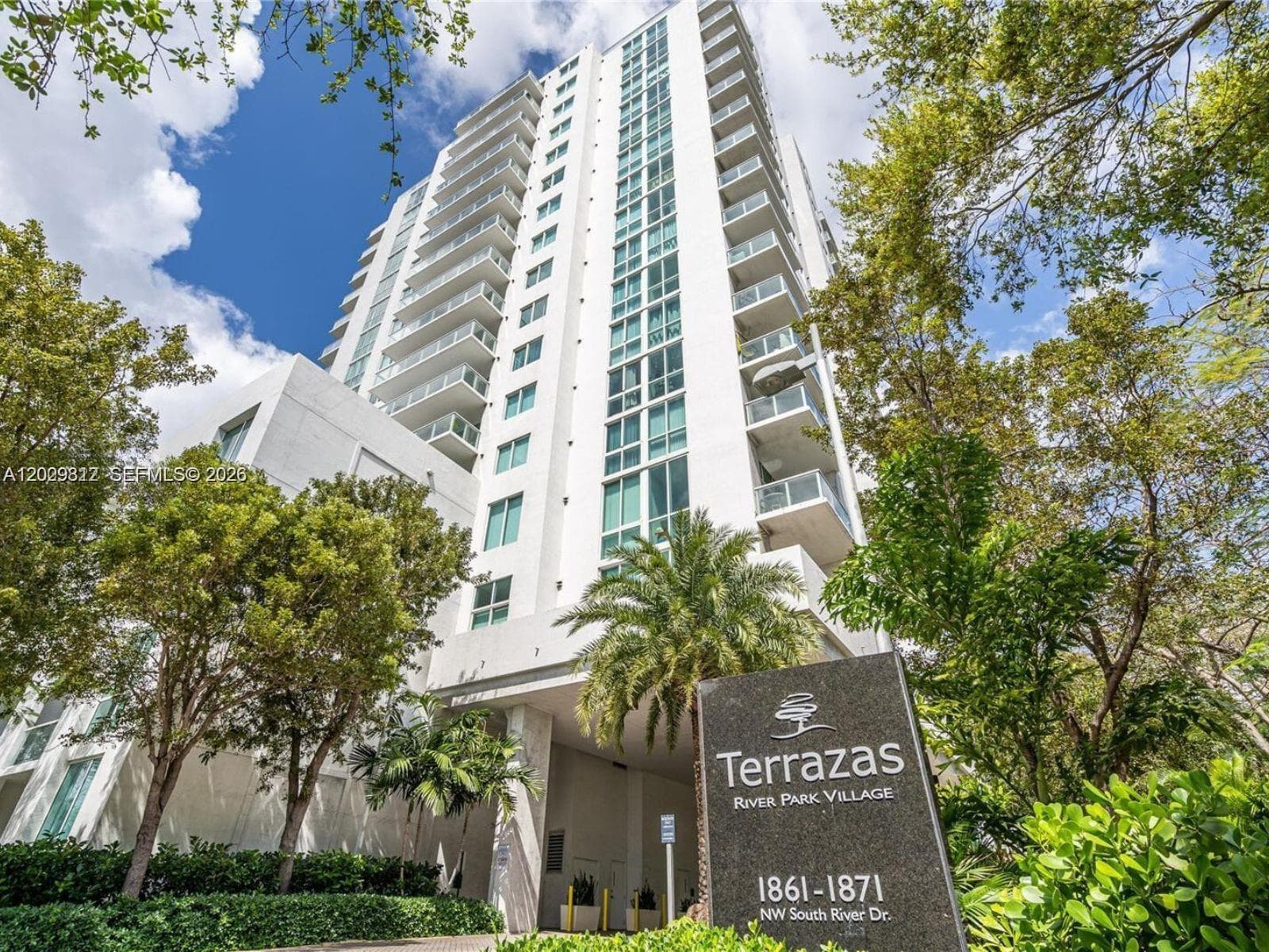 1861 NW S River Dr # 1403, Miami, FL 33125 photo 2