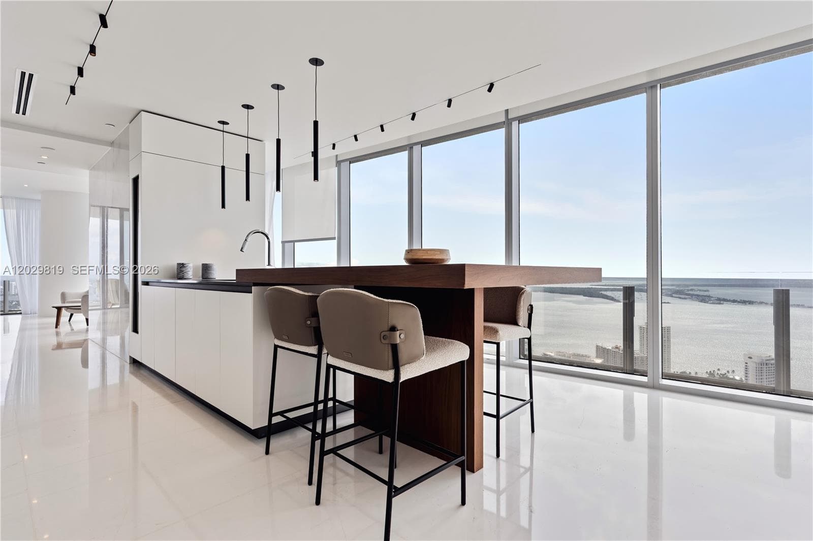 300 E Biscayne Blvd Way # 5101, Miami FL 33131 photo 4