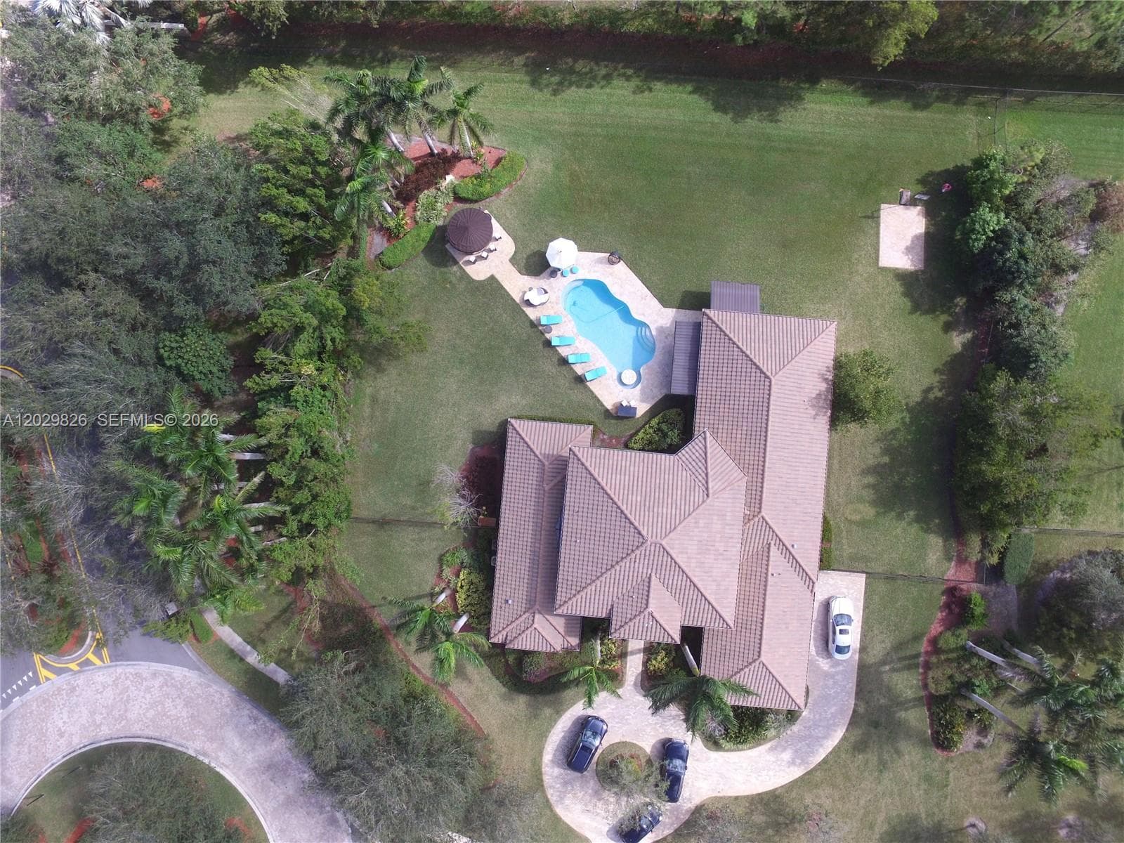2750 E Jockey Cir E, Davie FL 33330 photo 2