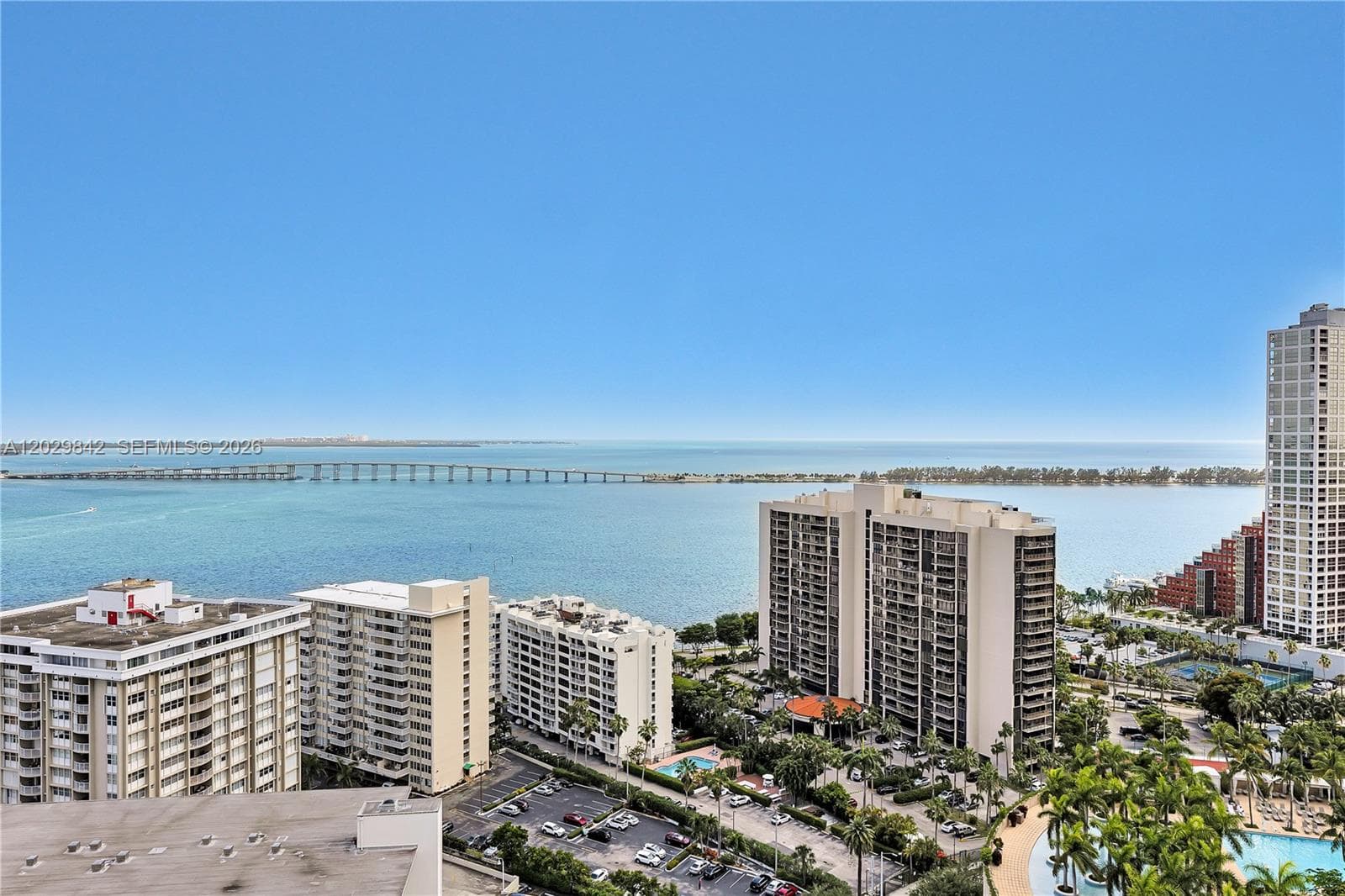 218 SE 14th St # TS206, Miami, FL 33131 photo 5