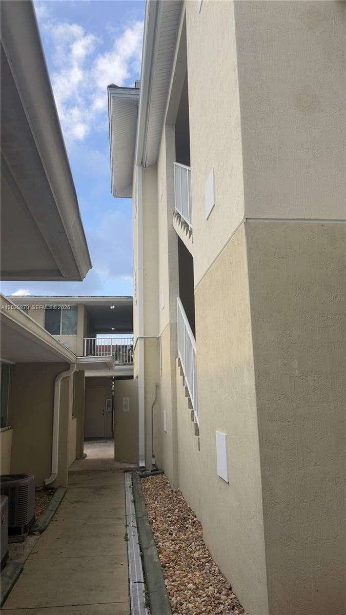 1025 SW 7th Ave # 6, Miami FL 33130 photo 3