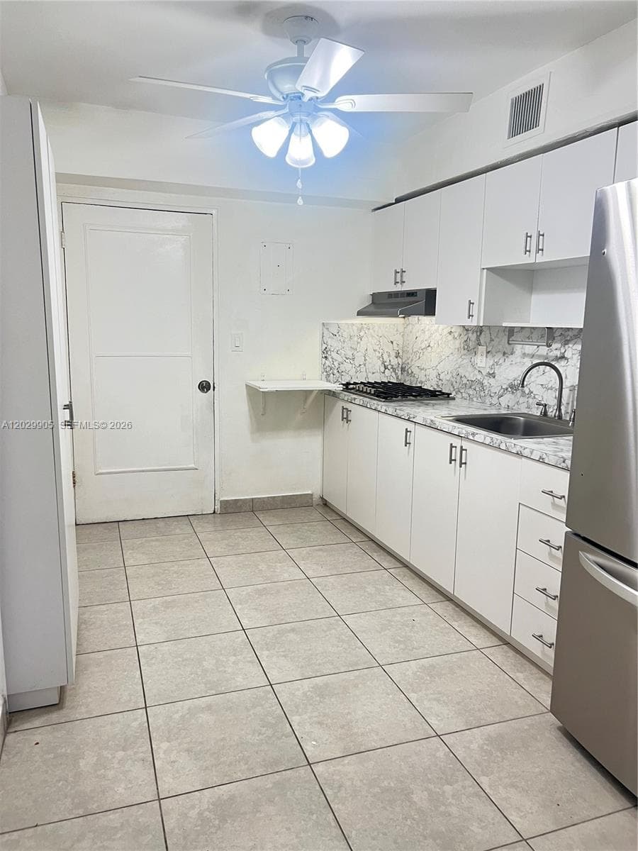 1401 E 8th Ave, Hialeah FL 33010 photo 2