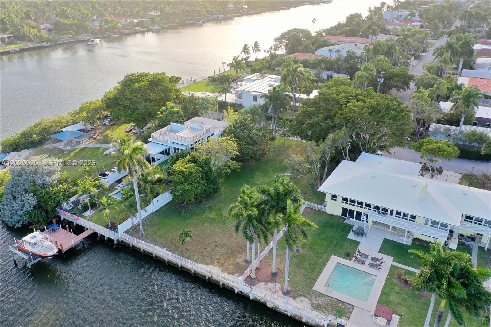 927 N Northlake Dr, Hollywood FL 33019 photo 4