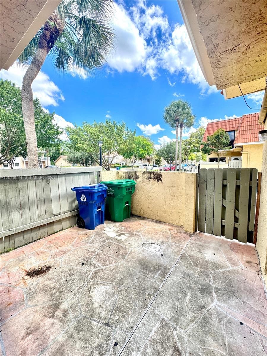 4240 NW 114th Ter # 40, Coral Springs FL 33065 photo 2
