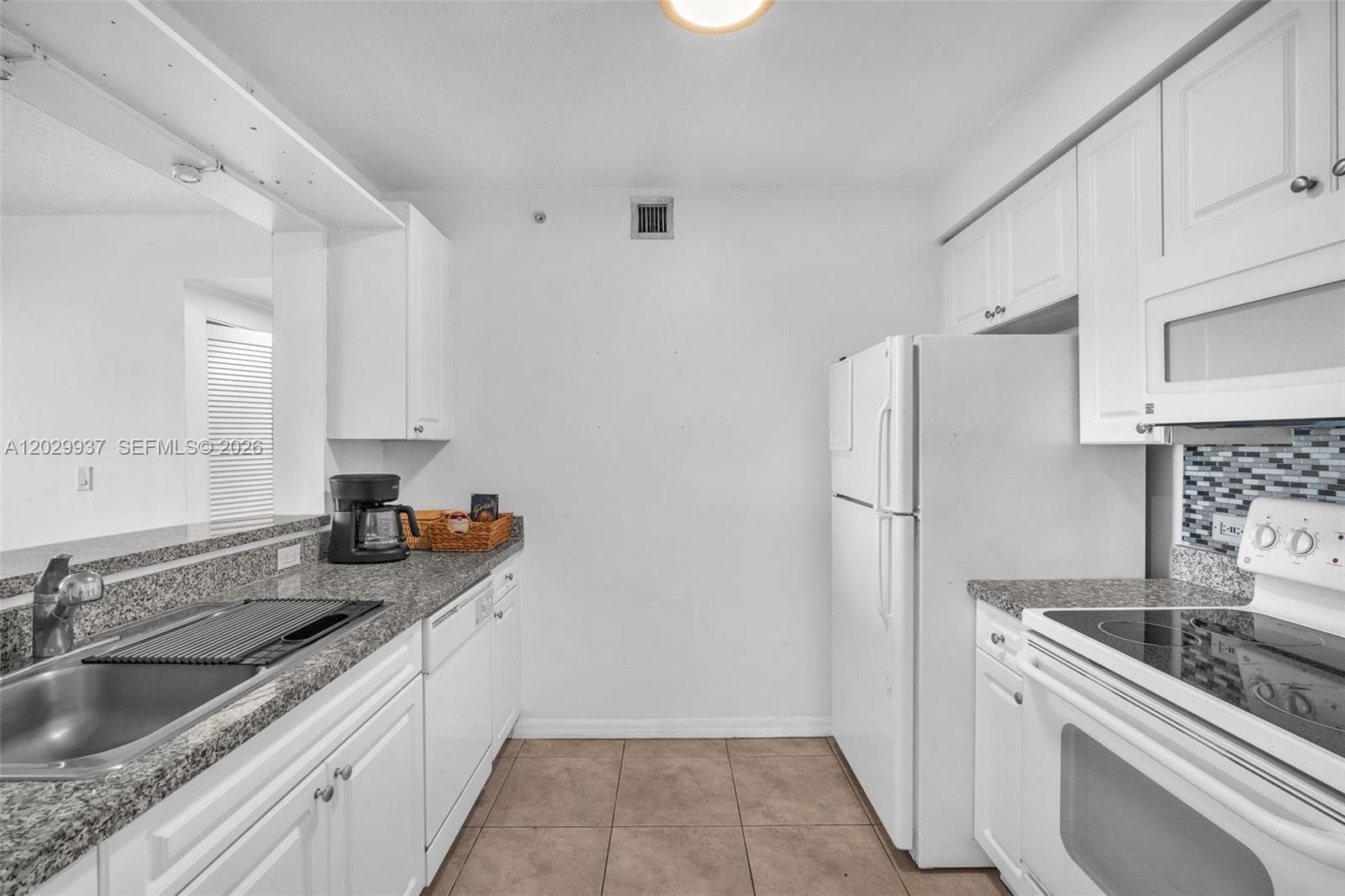 900 SW 8th St # 1103, Miami FL 33130 photo 4