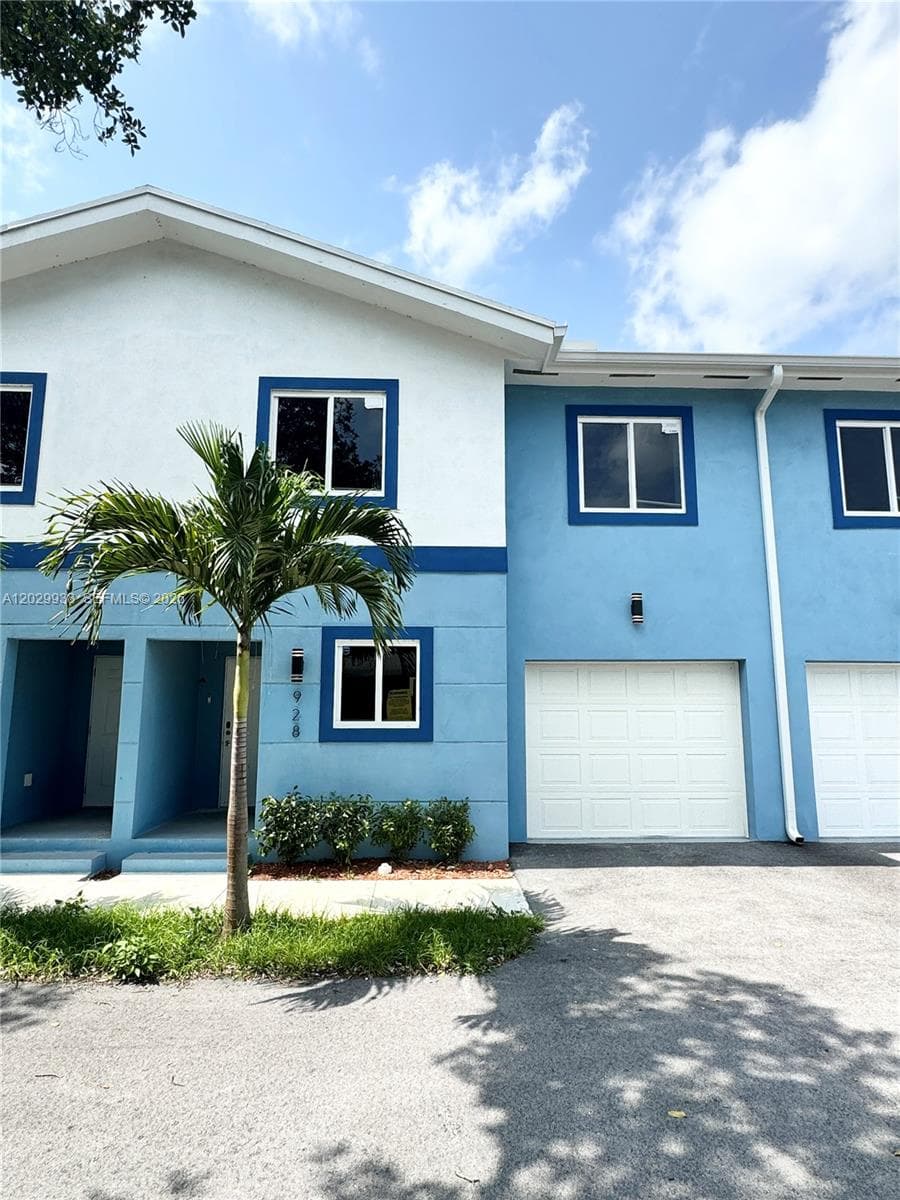 930 NW 2nd St, Fort Lauderdale FL 33311