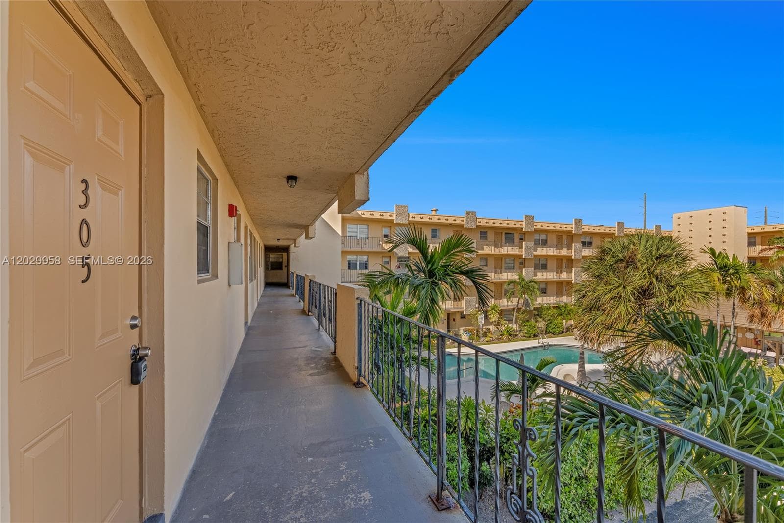 2145 Pierce St # 305, Hollywood FL 33020 photo 2