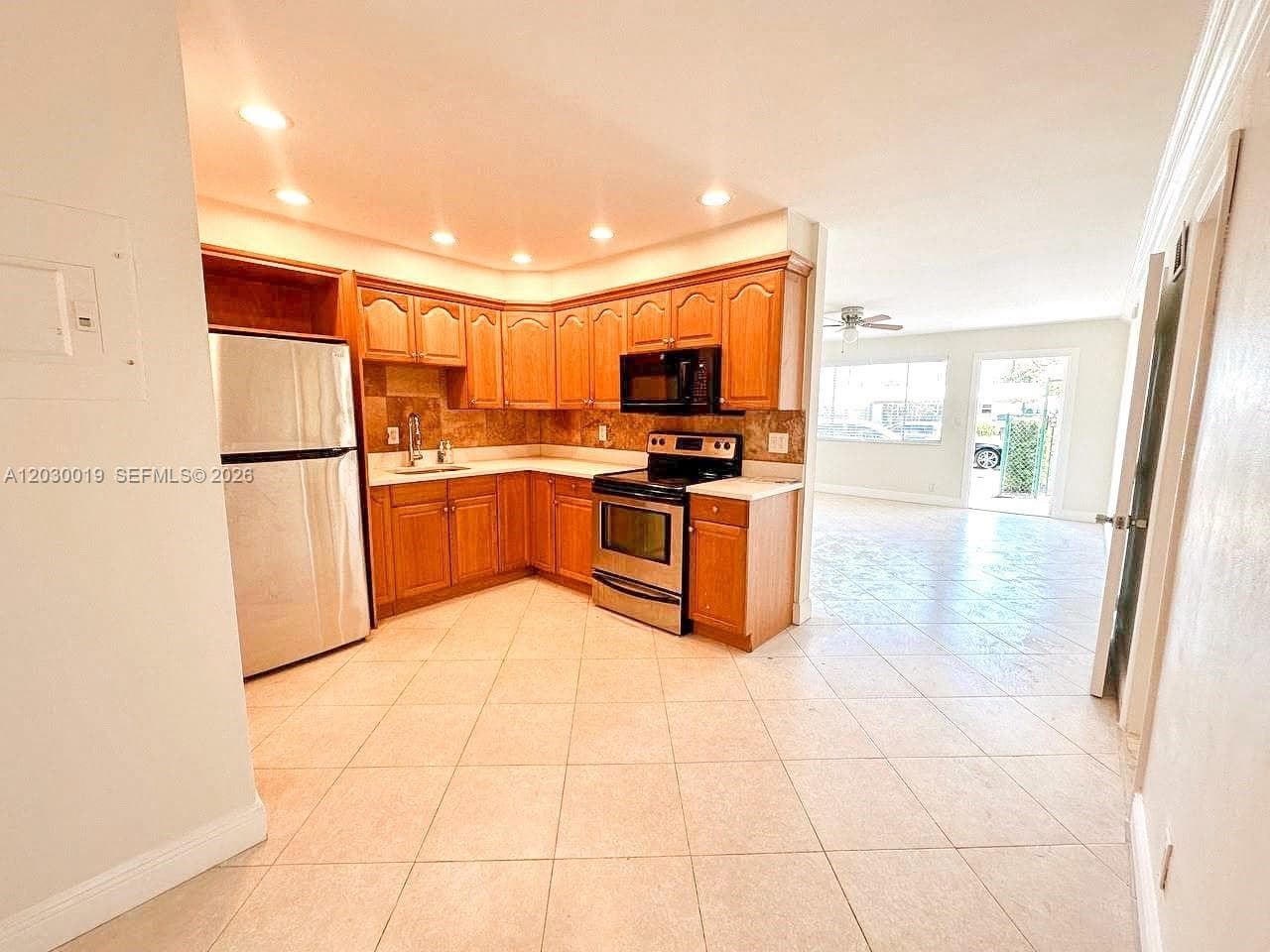 2175 NE 56th St # 110, Fort Lauderdale FL 33308 photo 2