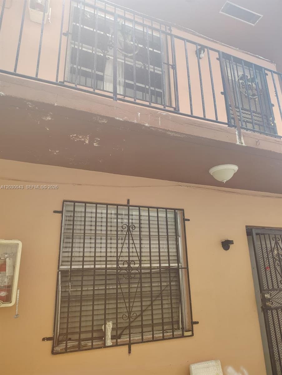 934 SW 3rd St, Miami FL 33130 photo 5