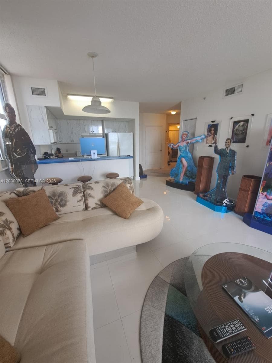 5085 NW 7th St # 602, Miami FL 33126 photo 3