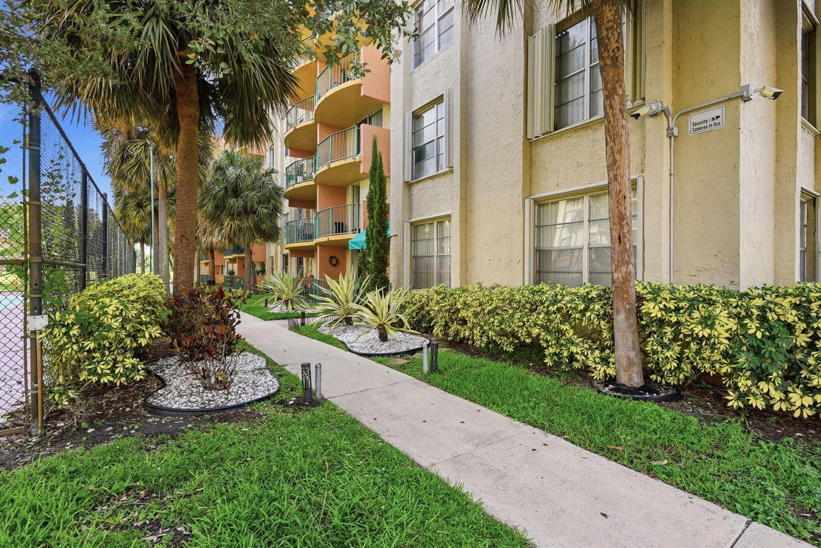 9360 Fontainebleau Boulevard Apt 310, Miami FL 33172 photo 3