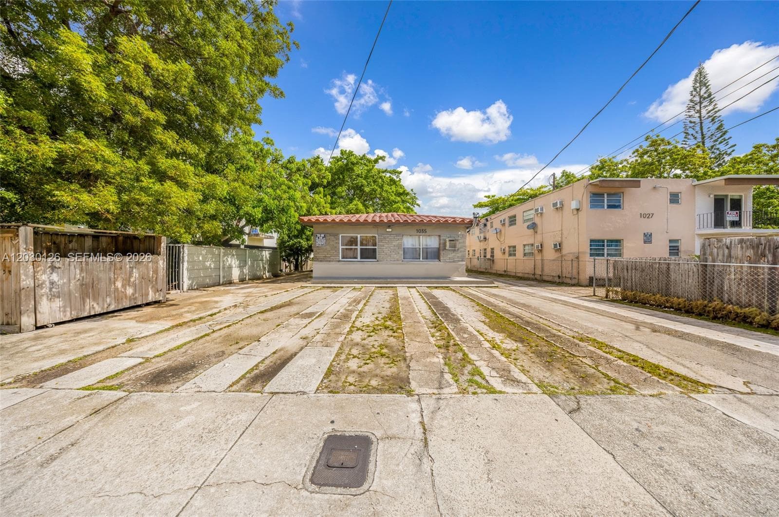 1035 NW 4th St, Miami FL 33128 photo 3