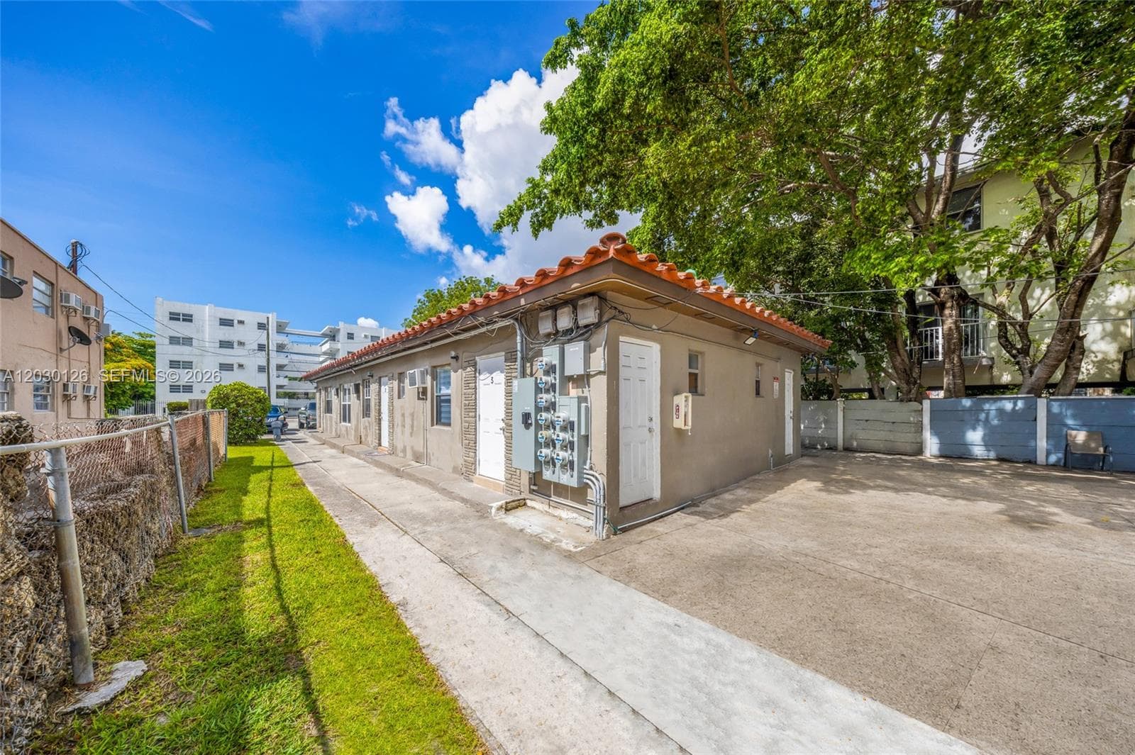 1035 NW 4th St, Miami FL 33128 photo 5