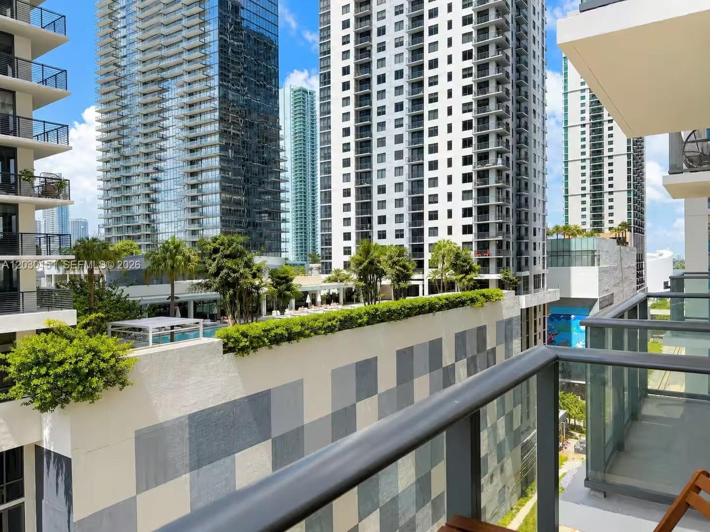 11 NE 6th St # 1212, Miami FL 33132 photo 2