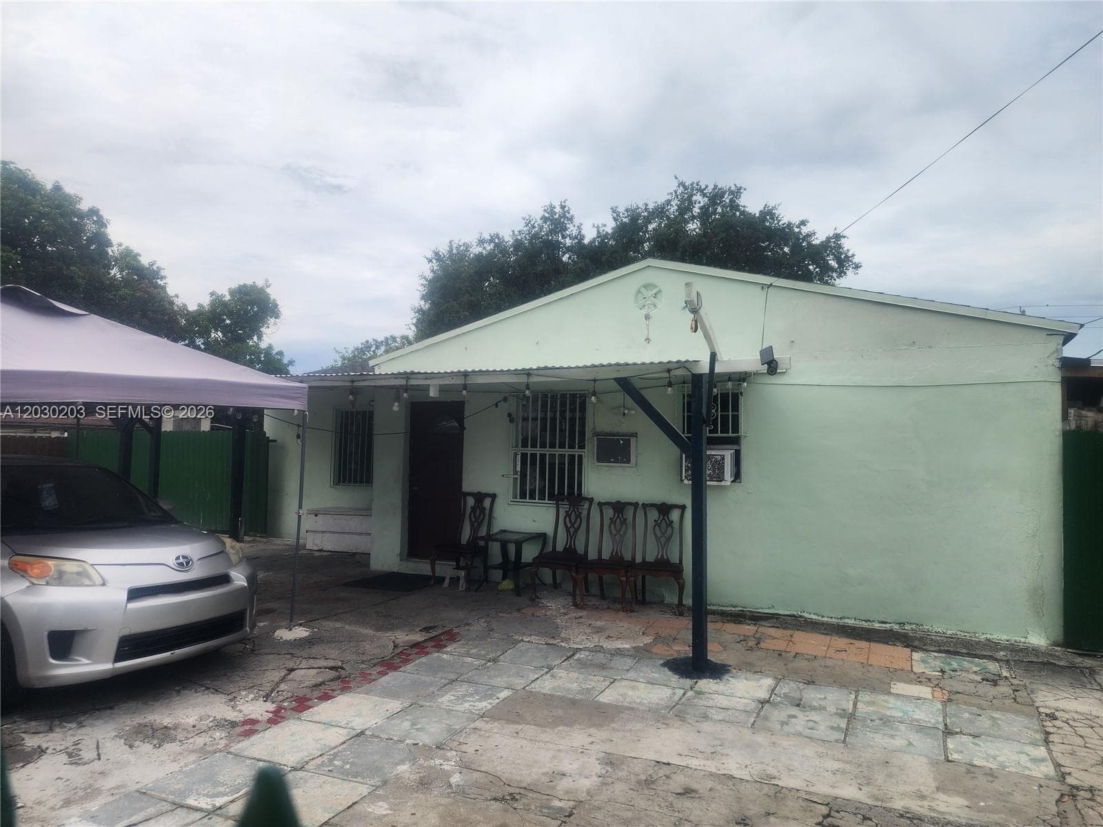 2130 NW 92nd St, Miami FL 33147 photo 2