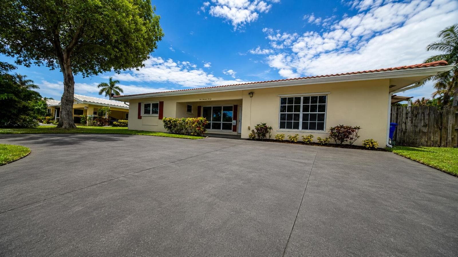 420 SE 4th Court, Pompano Beach FL 33060 photo 3
