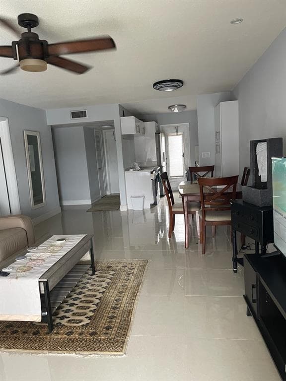 2200 Diana Drive # 315, Hallandale Beach FL 33009 photo 2