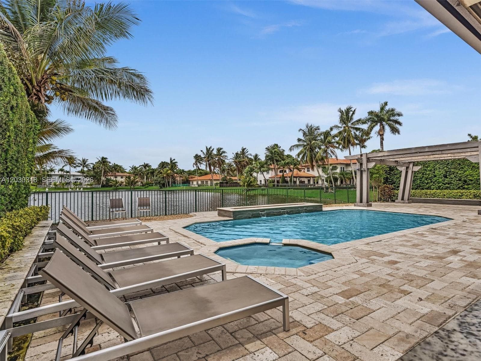 8052 NW 161st Ter, Miami Lakes FL 33016 photo 4