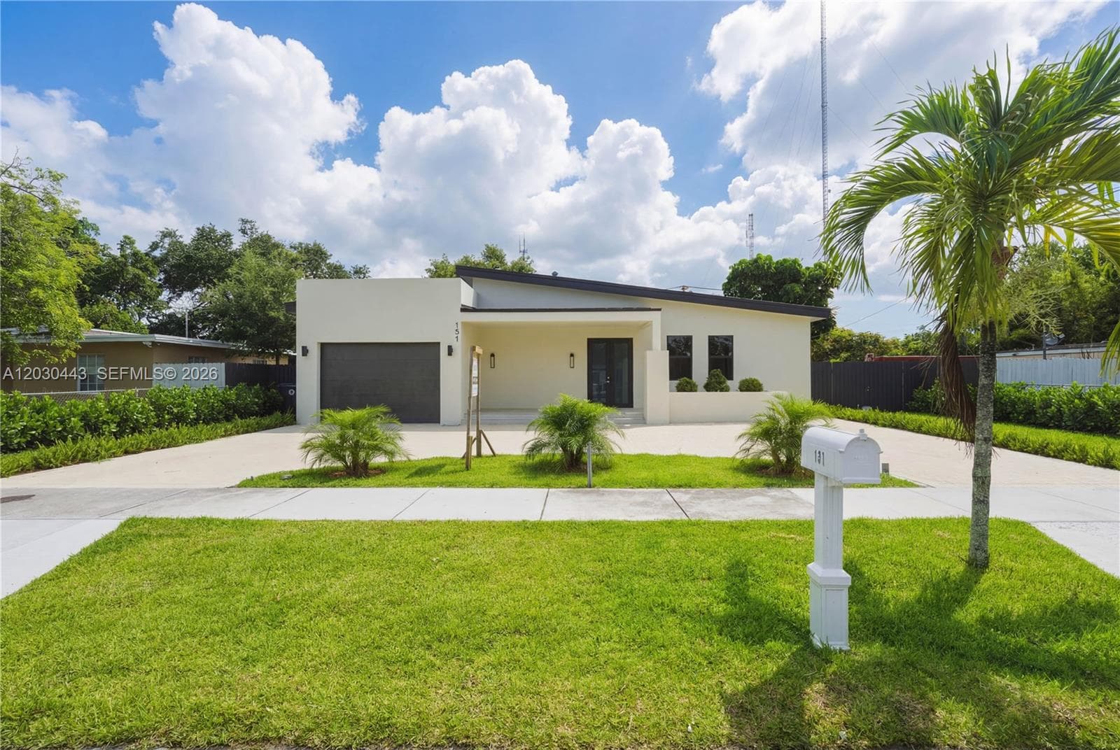 131 Miami Gardens Rd, West Park FL 33023 photo 2