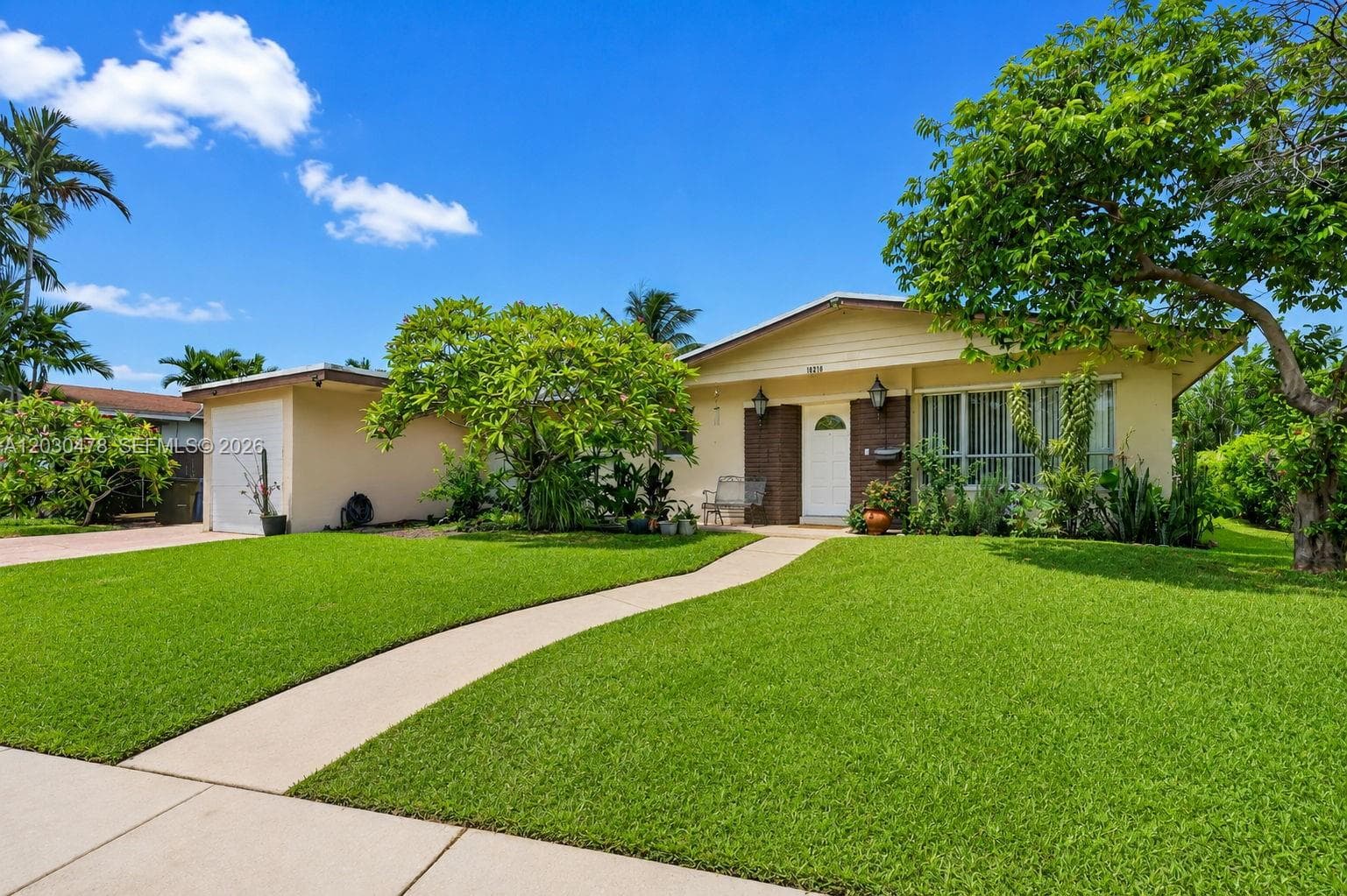 18240 NE 8th Ave, North Miami Beach FL 33162 photo 2
