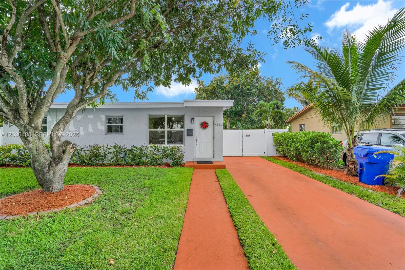 7220 Arthur St, Hollywood FL 33024 photo 3